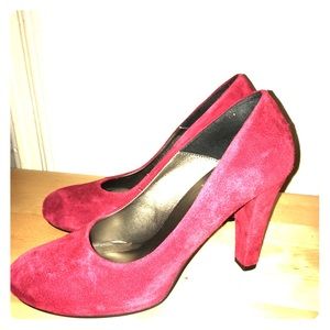 Tamaris burgundy leather suede heels